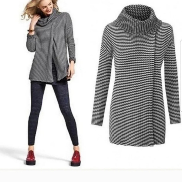 Cabi fergie striped long sleeve cowl neck black white sweater - Picture 1 of 8